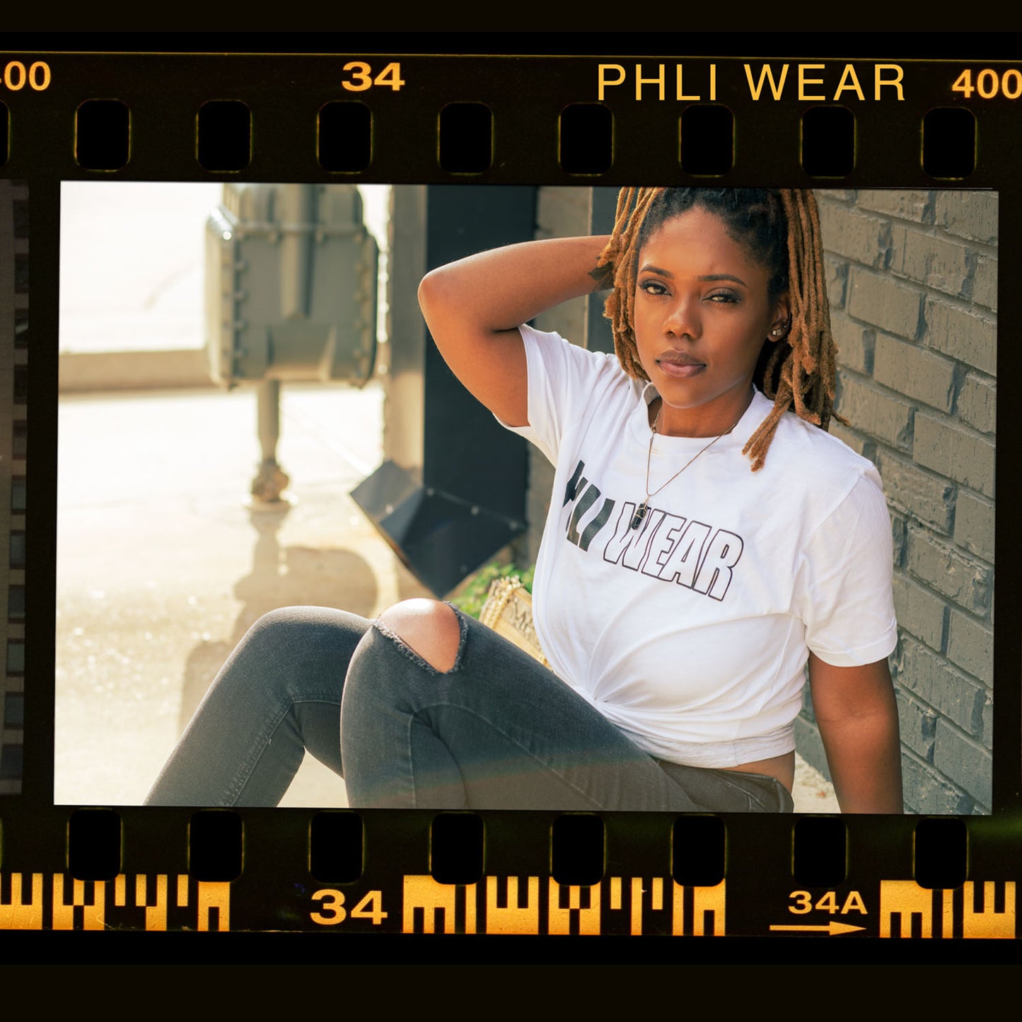 logo tee